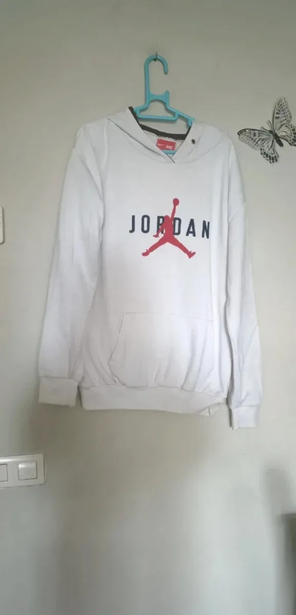 Sudadera Jordan con capucha blanca