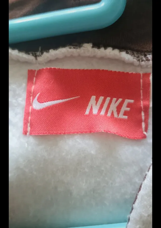 Sudadera Jordan con capucha blanca