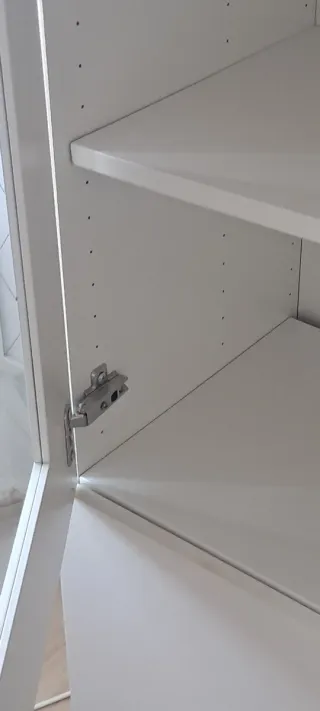 Vitrina Ikea Blanca con Puertas de Cristal