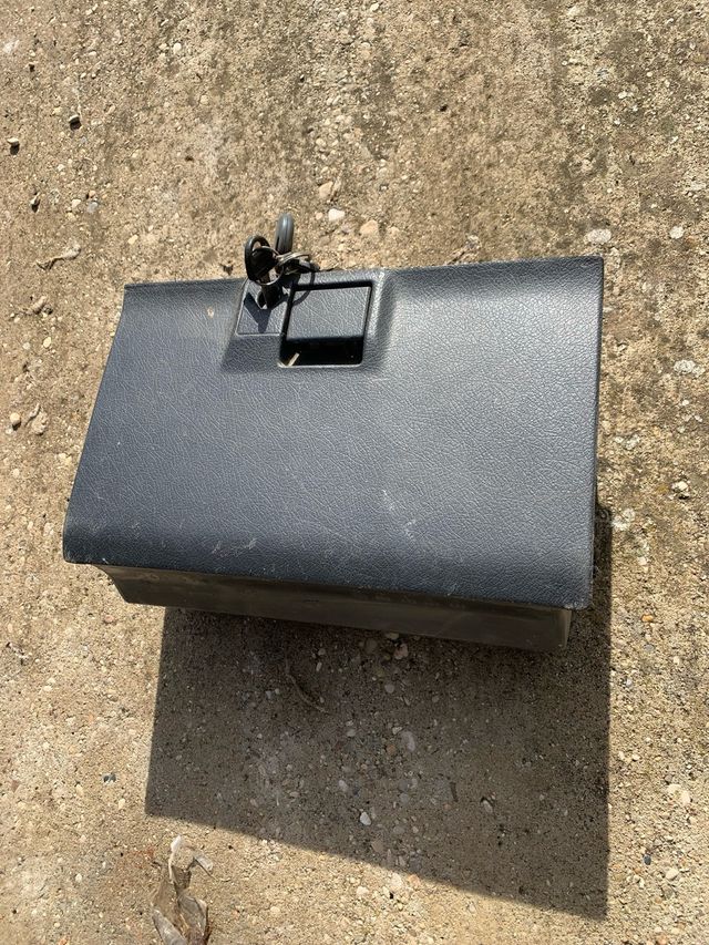 Guantera Suzuki Vitara con Llave