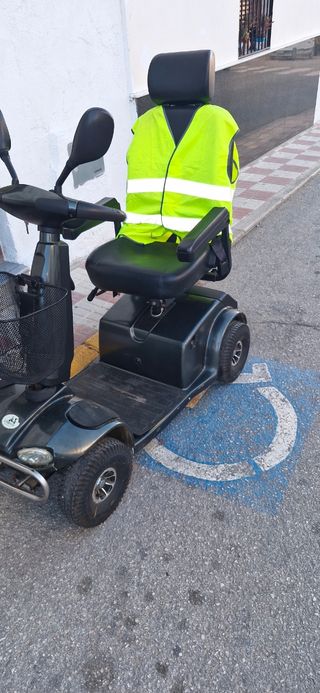 Moto de movilidad reducida para personas mayores