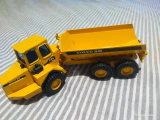 Camión Dumper Joal 5350 Volvo BM