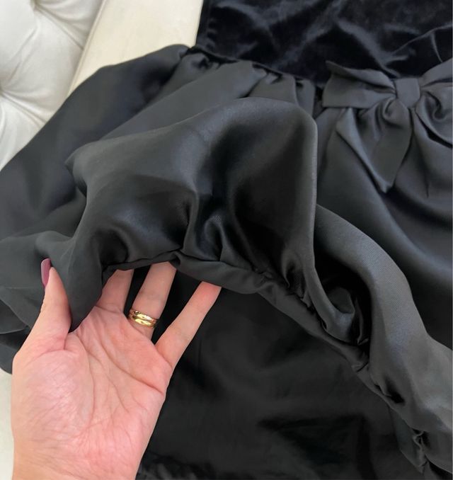 Vestido Preto Cetim e Veludo Rapariga 10 Anos