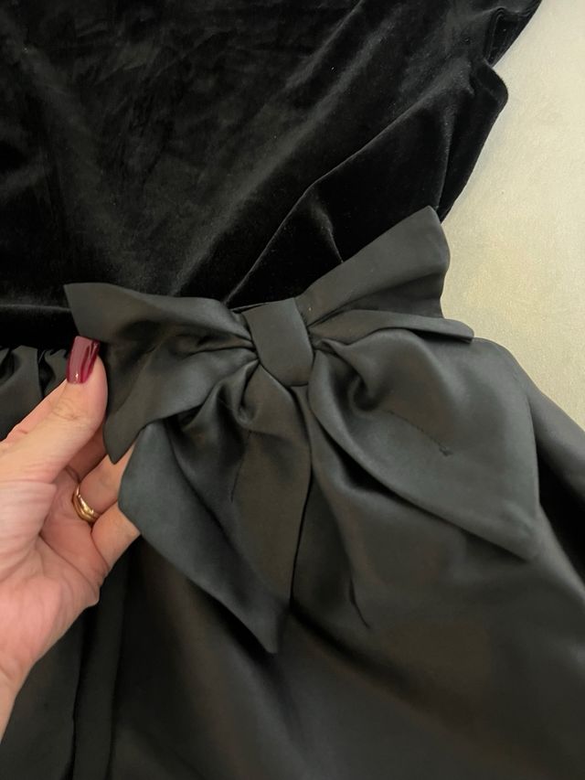 Vestido Preto Cetim e Veludo Rapariga 10 Anos
