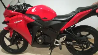 Honda CBR 125R Roja