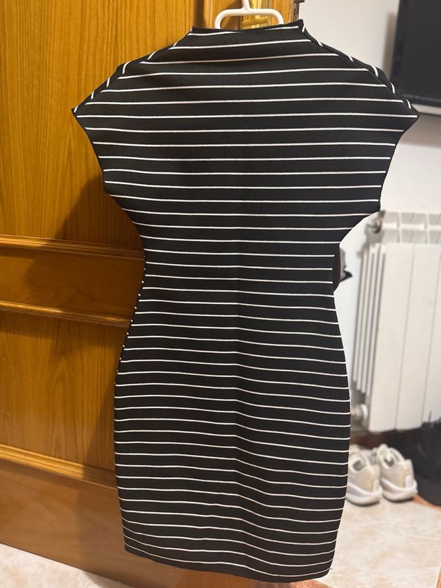 Vestido corto rayas blanco y negro