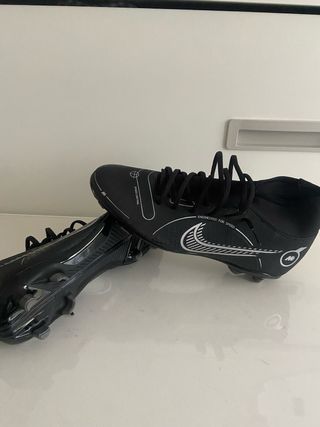 Botas de fútbol Nike Talla 41