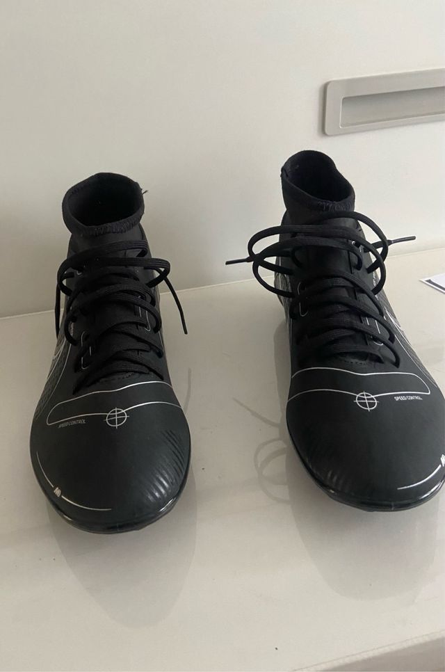 Botas de fútbol Nike Talla 41