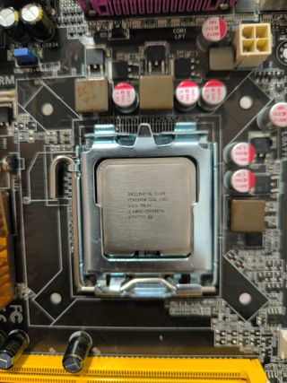 PLACA BASE ASUS P5KPL-AM +INTEL 06-E5300 + 4GB RAM