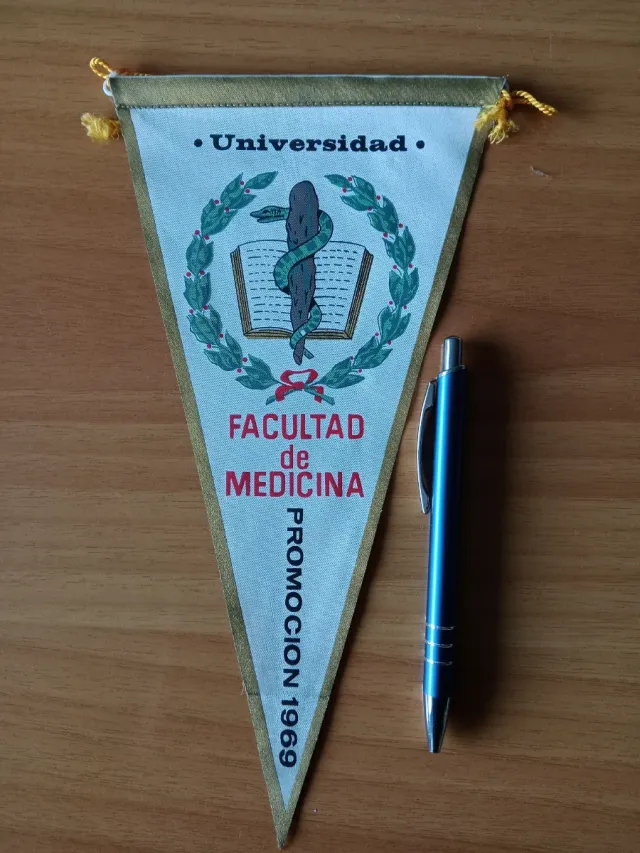 Banderín Universidad Facultad Medicina
