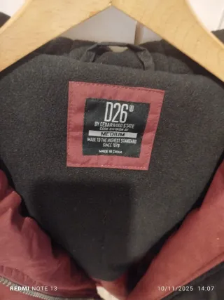 Chaqueton burdeos con capucha para hombre