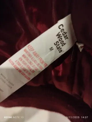 Chaqueton burdeos con capucha para hombre