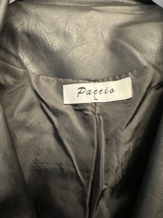 Cazadora polipiel lentejuelas verde y negro