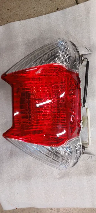 Fanale anteriore, posteriore e frecce TMAX 08-11