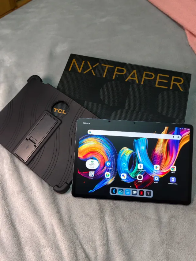 Tablet TCL Nxtpaper 11 Plus gama alta.