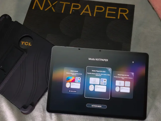 Tablet TCL Nxtpaper 11 Plus gama alta.