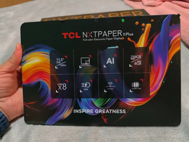 Tablet TCL Nxtpaper 11 Plus gama alta.