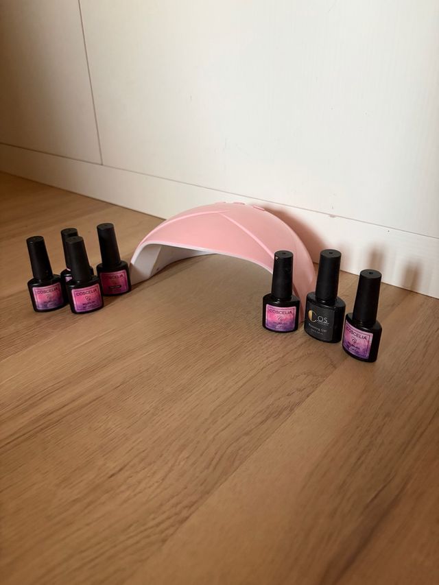 Lámpara UV y esmaltes de uñas