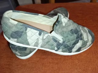 Torrid Zapatillas Slip-On Acolchadas Talla 45