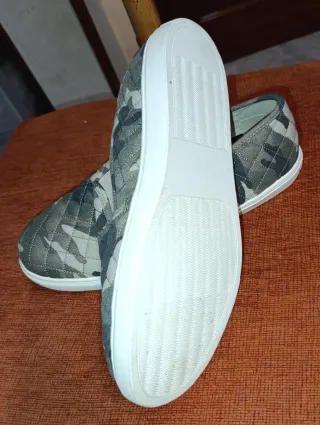 Torrid Zapatillas Slip-On Acolchadas Talla 45