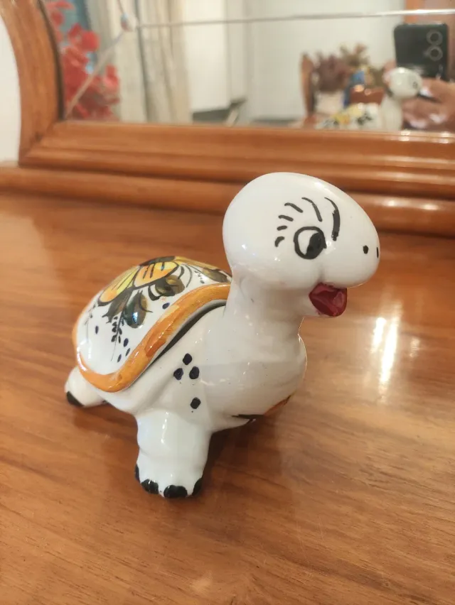 Tortuga cerámica decorativa