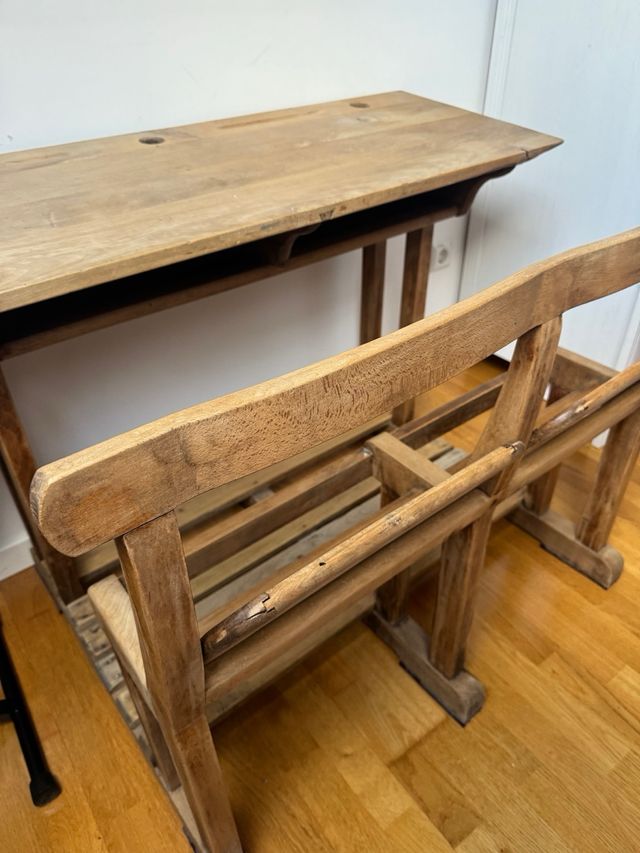 Pupitre antiguo de madera restaurado