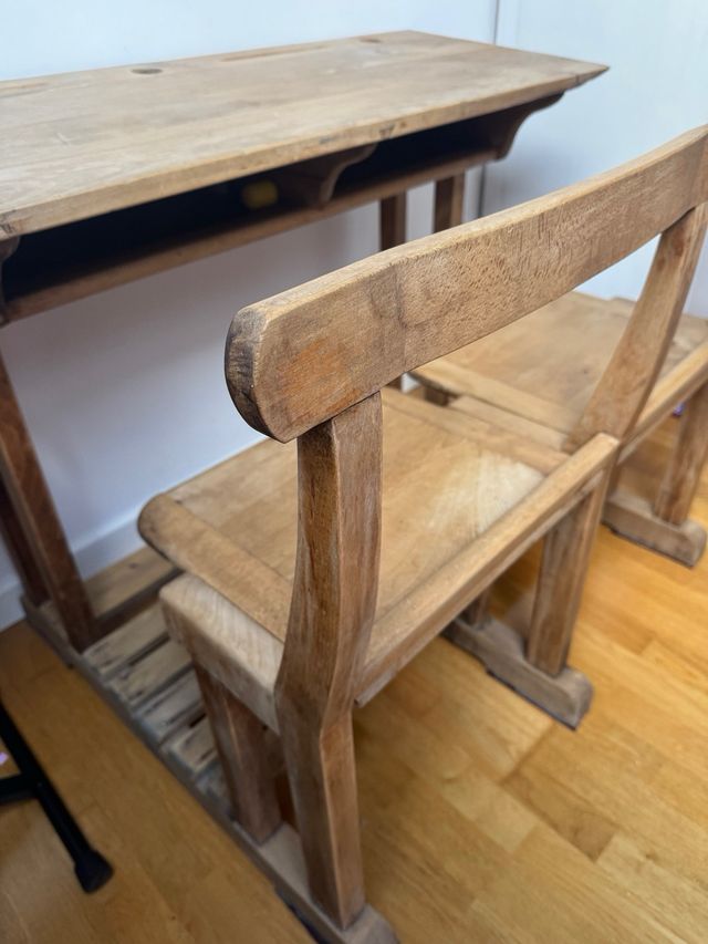 Pupitre antiguo de madera restaurado