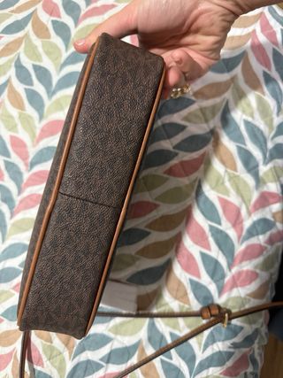 Bolso Michael Kors Jet Set Marrón Dorado