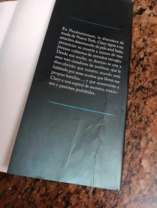 Ciudad de hueso. Cazadores de sombras 1. Edició...