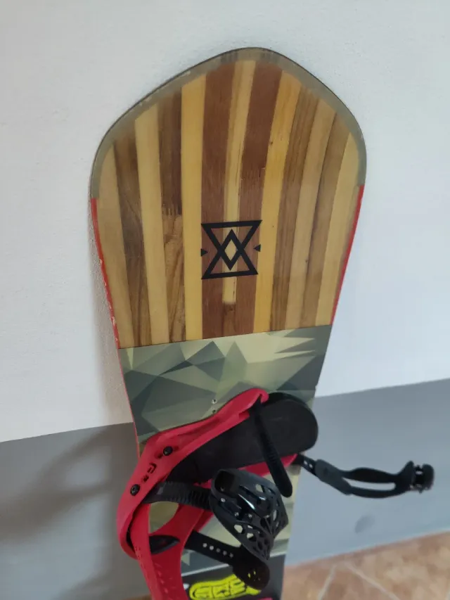 Tabla Snowboard Easy Hunter y fijaciones flux PR