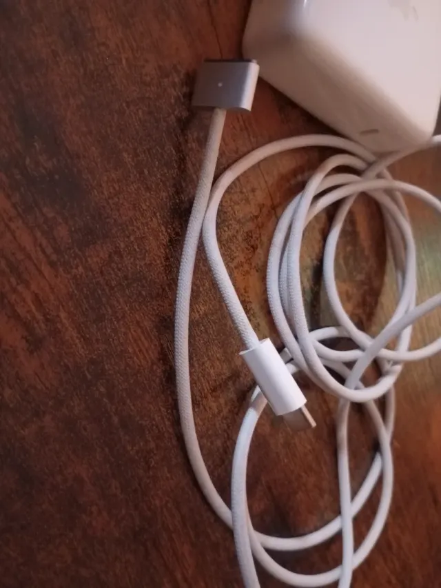 Cargador Apple 61W USB-C + Cable MagSafe 3
