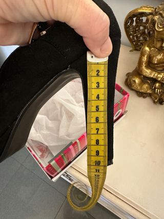 Zapatos de vestir negros con tira