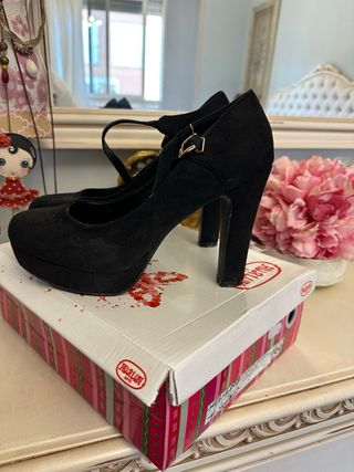 Zapatos de vestir negros con tira