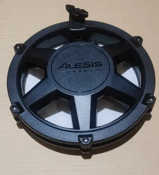 Caja Alesis Nitro Max