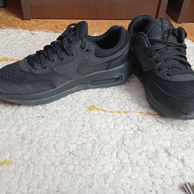 Zapatillas Nike Air Max. N. 38.5. como nuevas