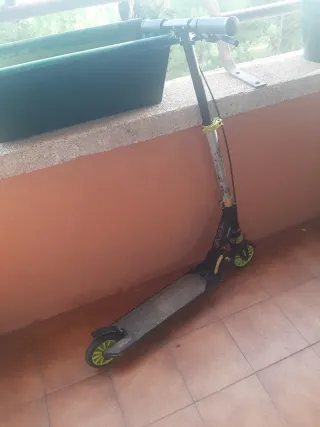 Patinete Oxelo con freno delantero y trasero