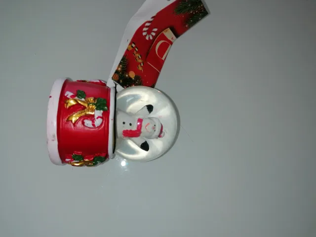 Palla di vetro con pupazzo di neve e lucina