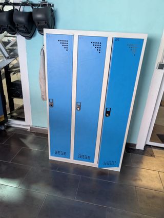 Taquillas azules metálicas   No hago envíos