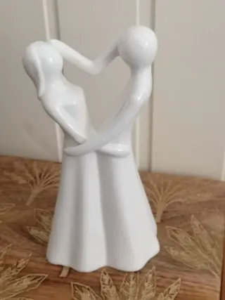 Statuina coppia che danza in ceramic a