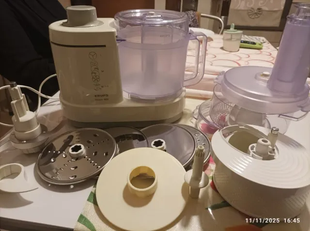 Robot da cucina Krups con accessori