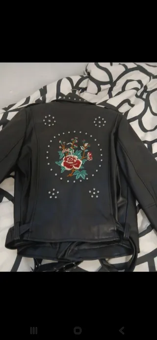 Cazadora Biker Mango Flores Tachuelas