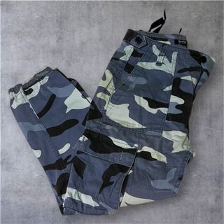 Pantalones azul camuflaje Bershka