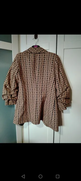 Chaqueta torera estampada