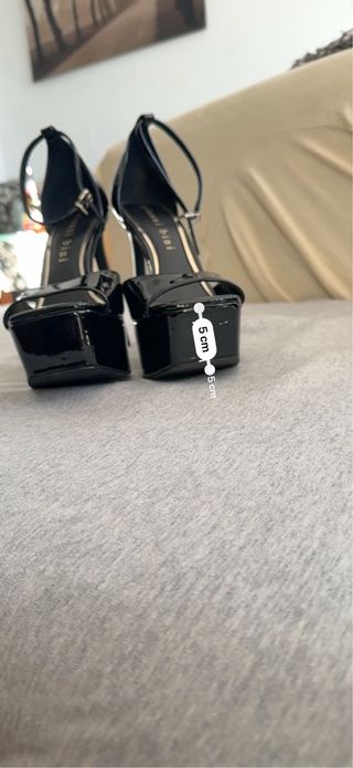 Sandalias Plataforma Negras Gianni Bini