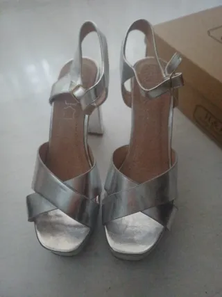 Sandalias plateadas tacón plataforma. Uso 2 veces1
