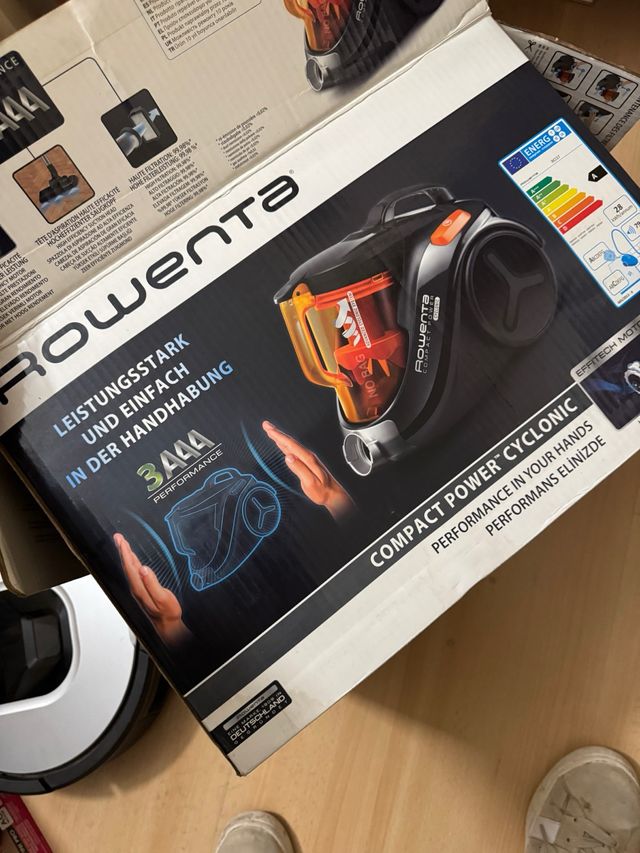 Aspiradora Rowenta Compact Power Cyclonic RO3753EA