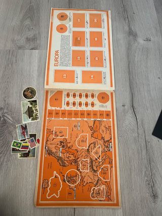 Álbum La Vuelta al Mundo con Phoskitos Vacío