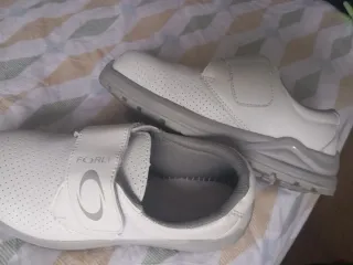 Zapatos FORLI blancos y grises