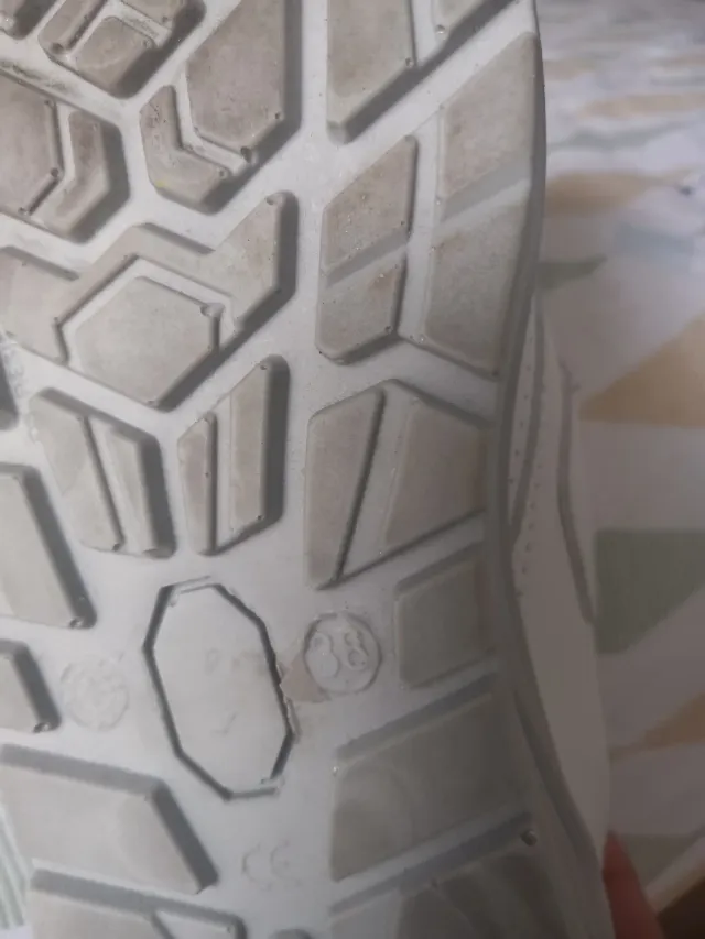 Zapatos FORLI blancos y grises