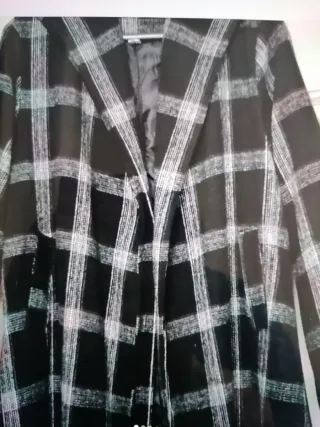 Cappotto lungo a quadri con cappuccio